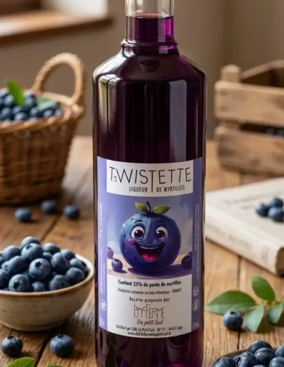 liqueur-artisanale-de-myrtilles-fraîches-dans-une-cuisine-lumineuse-des-myrtilles-sont-présentes-dans-un-panier-en-osier-sur-la-table-en-bois-prêt-de-la-bouteille